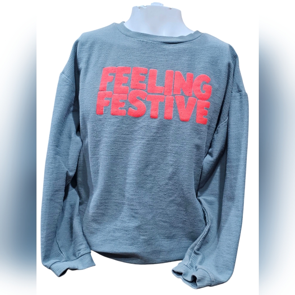 Women's Over Sized Feeling Festive Gray‎ Holiday Sweater Size Medium